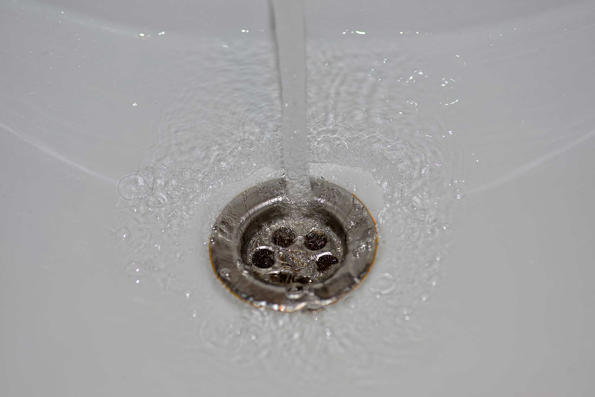 A2B Drains provides services to unblock blocked sinks and drains for properties in Stockwell.